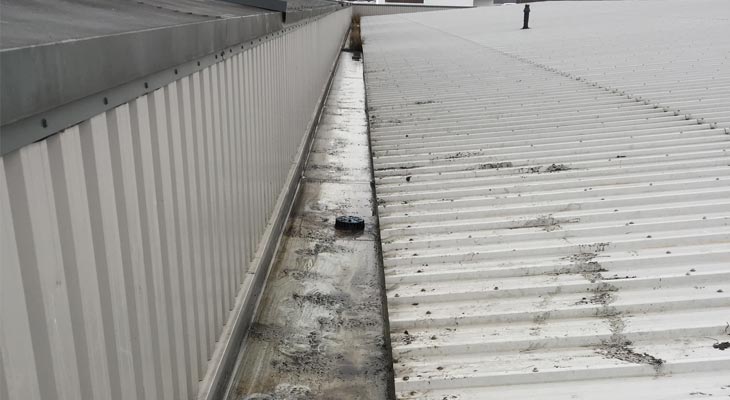 Industrial gutter cleaning in Tamworth