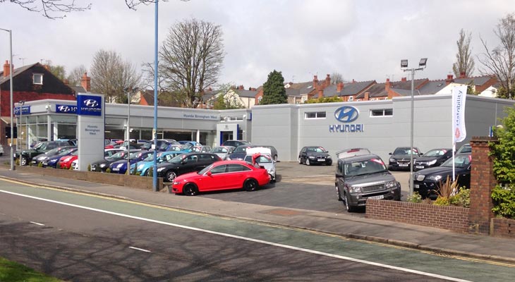 Vehicle showroom Kingspan overcladding in Birmingham